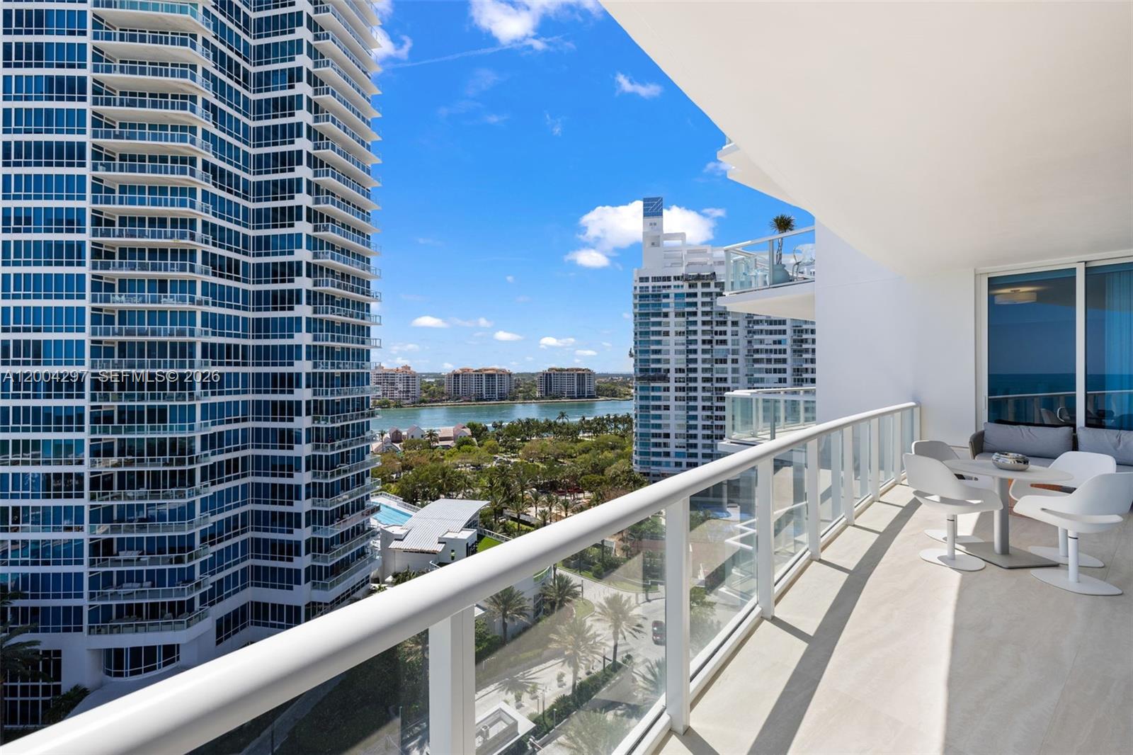 50 S Pointe Dr Unit: 1502/03
