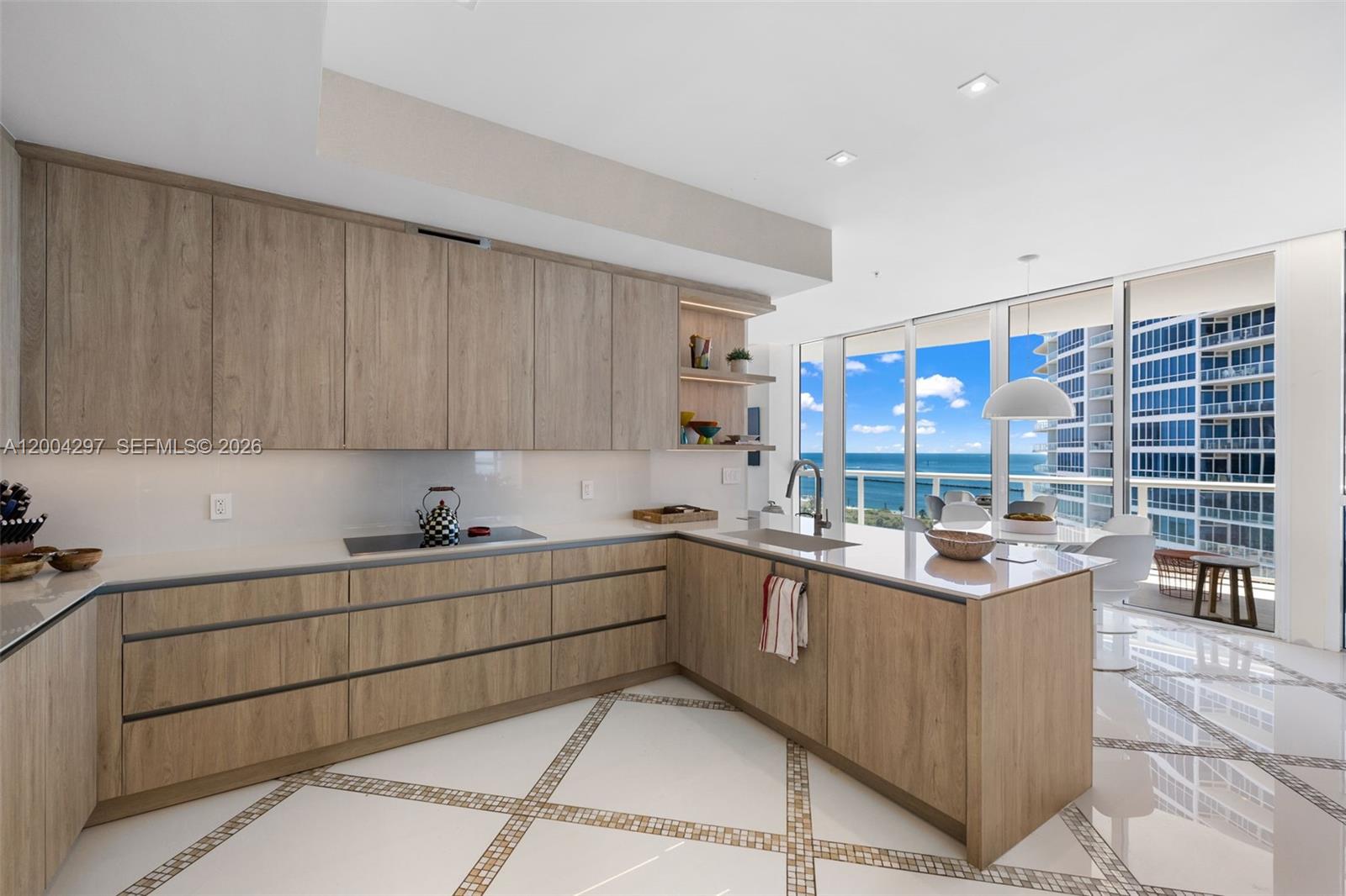 50 S Pointe Dr Unit: 1502/03