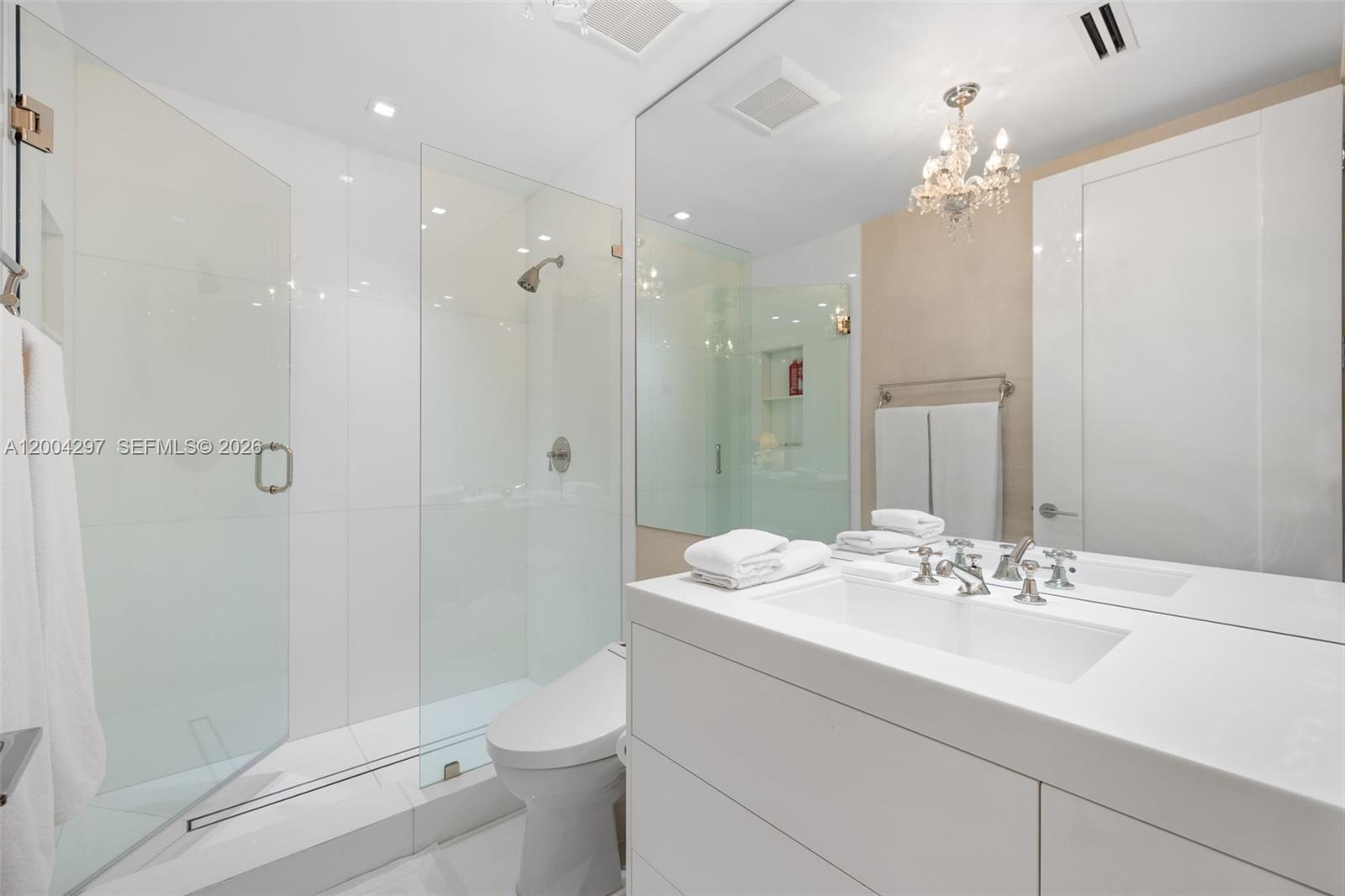 50 S Pointe Dr Unit: 1502/03