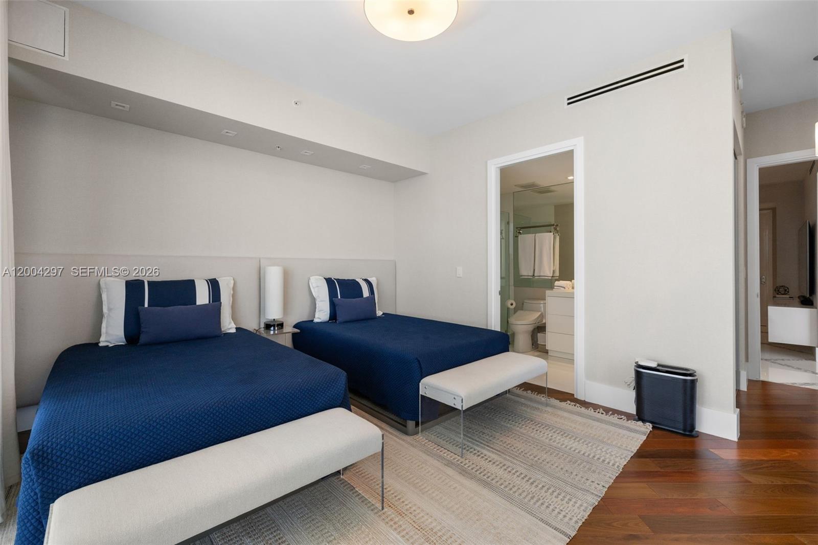 50 S Pointe Dr Unit: 1502/03