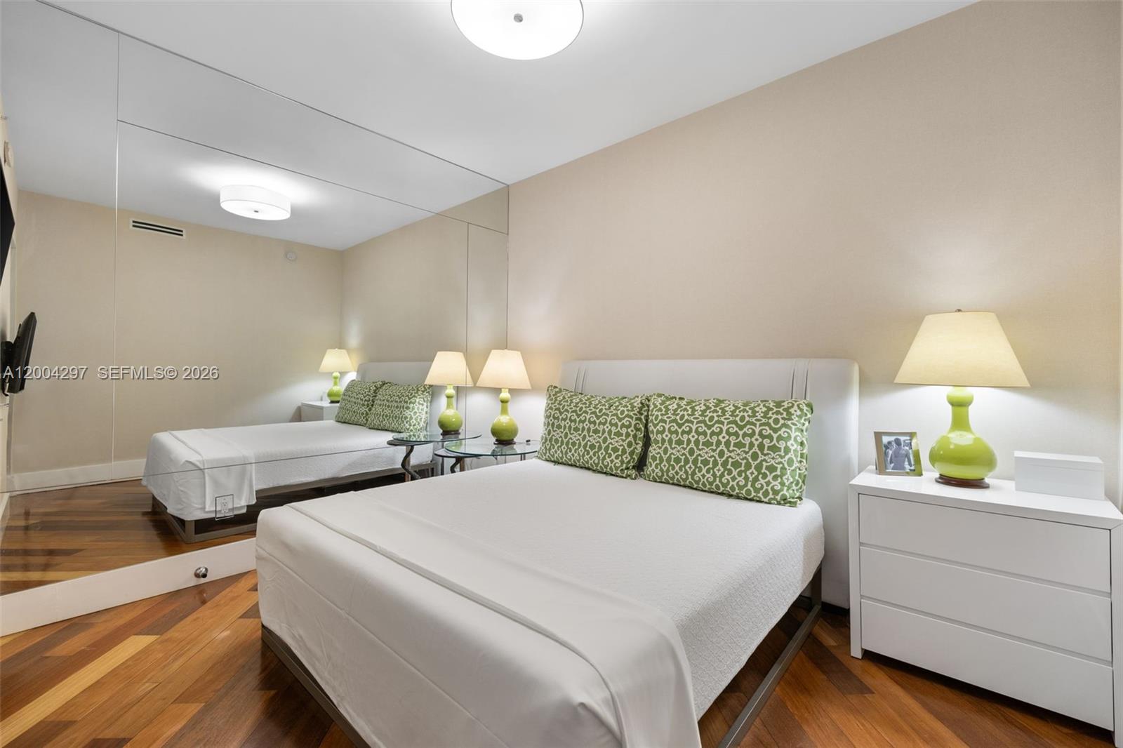 50 S Pointe Dr Unit: 1502/03