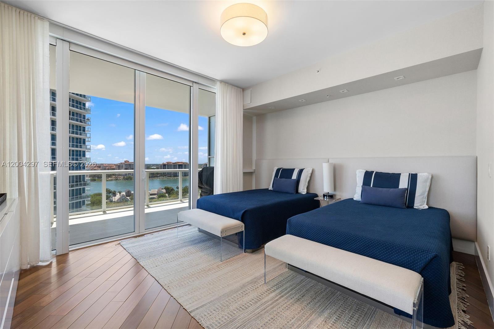 50 S Pointe Dr Unit: 1502/03