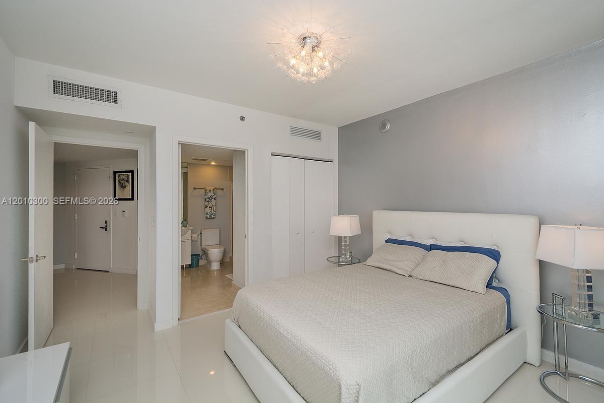 495 Brickell Ave # 3710