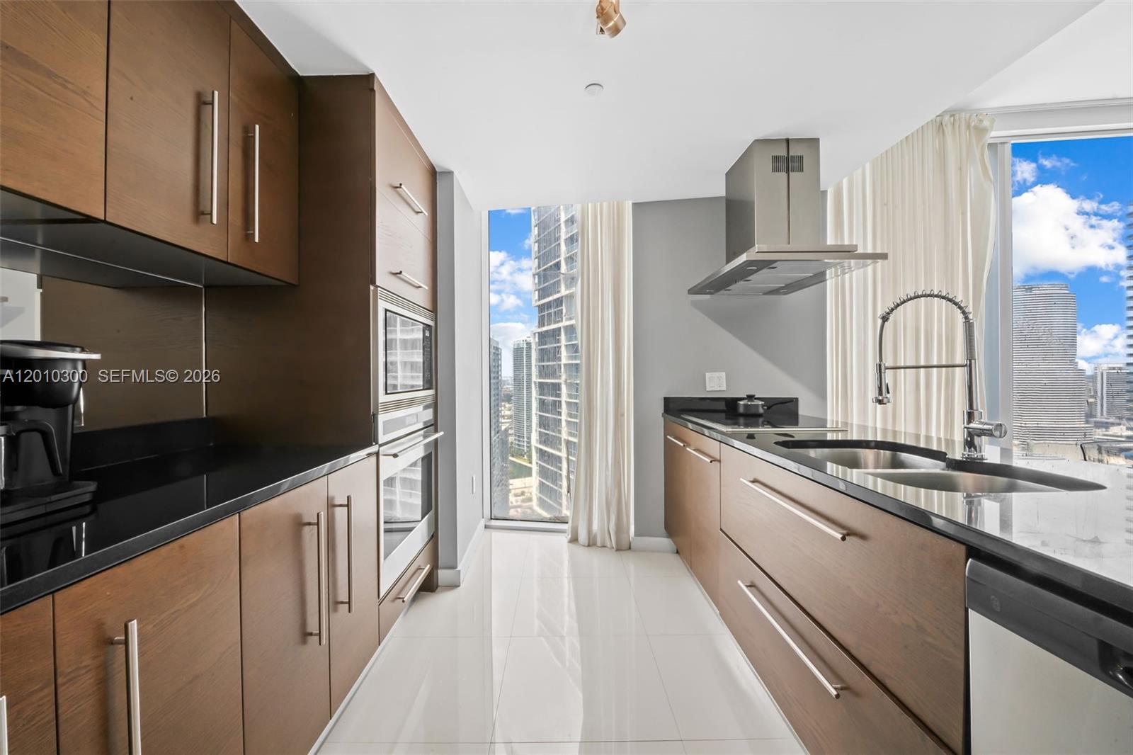 495 Brickell Ave # 3710