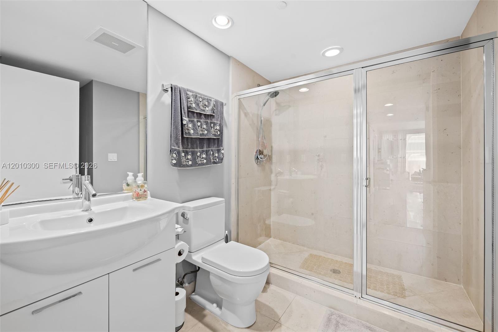 495 Brickell Ave # 3710