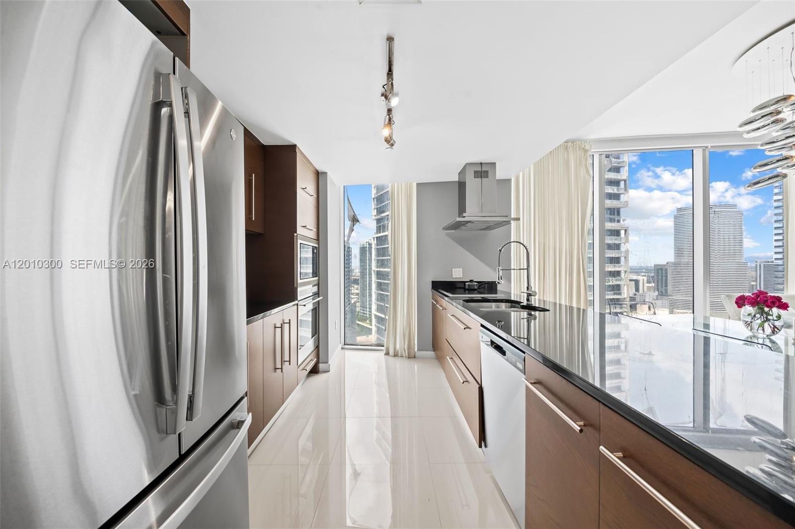 495 Brickell Ave # 3710