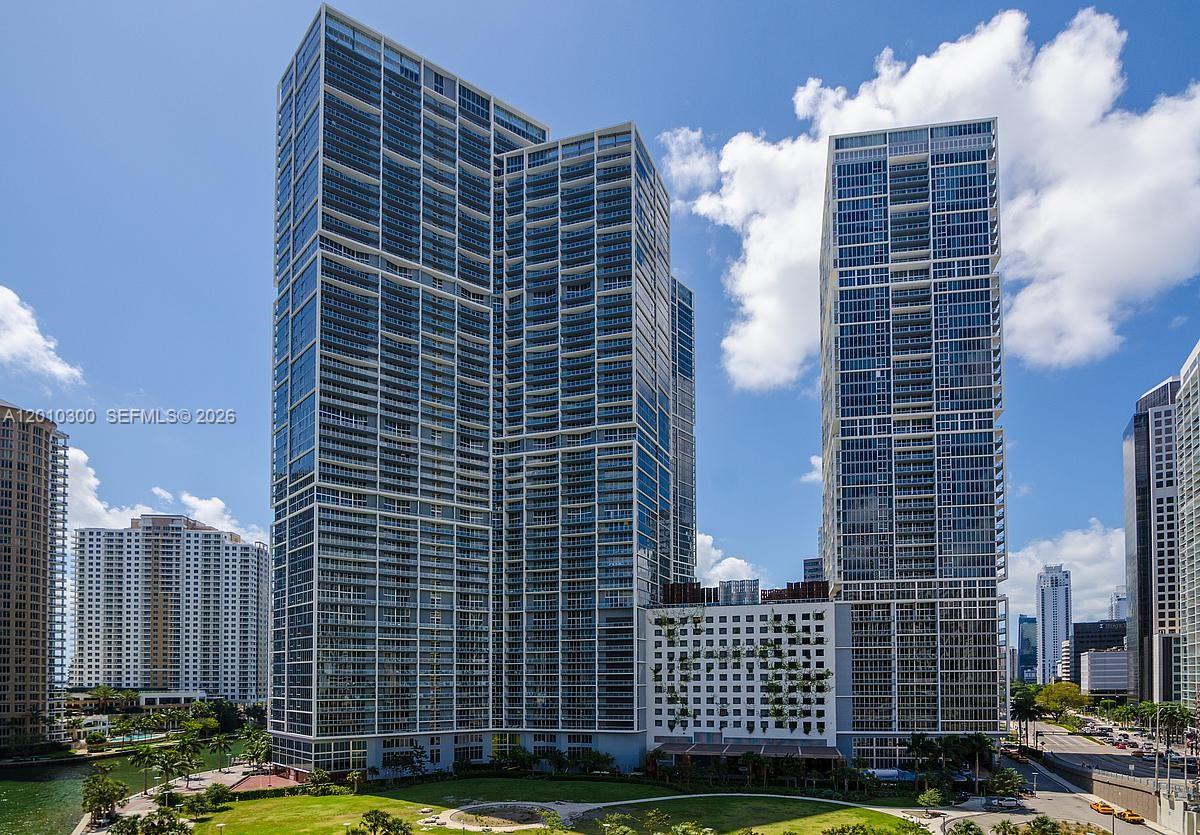 495 Brickell Ave # 3710