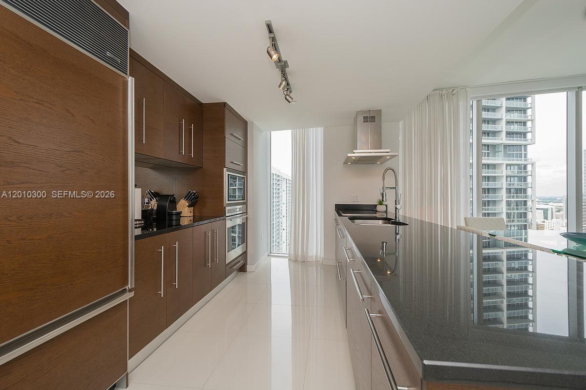 495 Brickell Ave # 3710