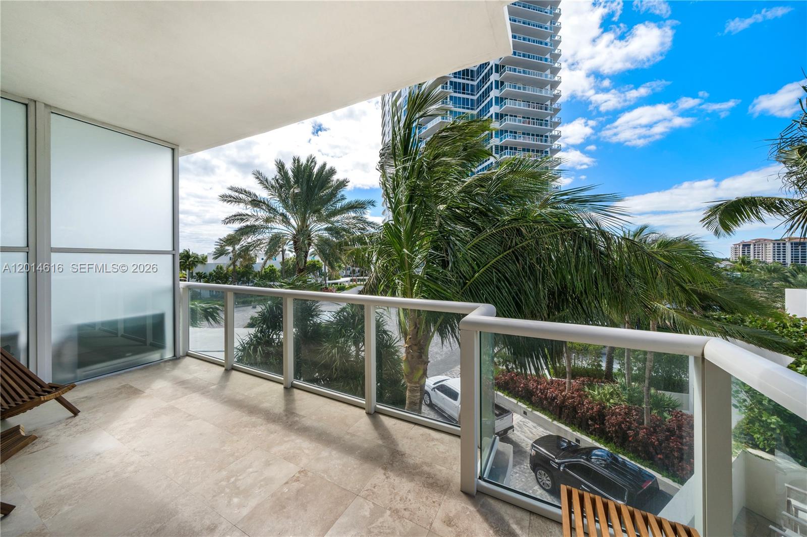 50 S Pointe Dr # 607