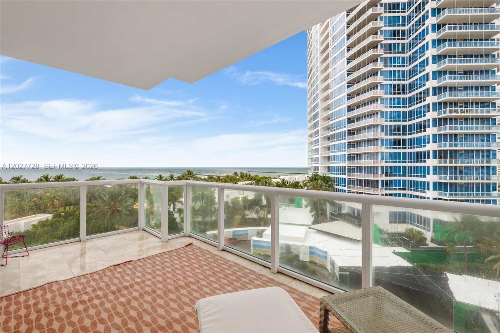 50 S Pointe Dr # 903