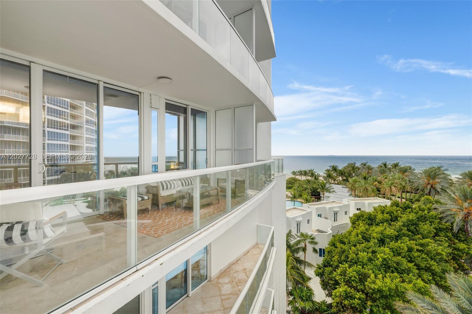 50 S Pointe Dr # 903