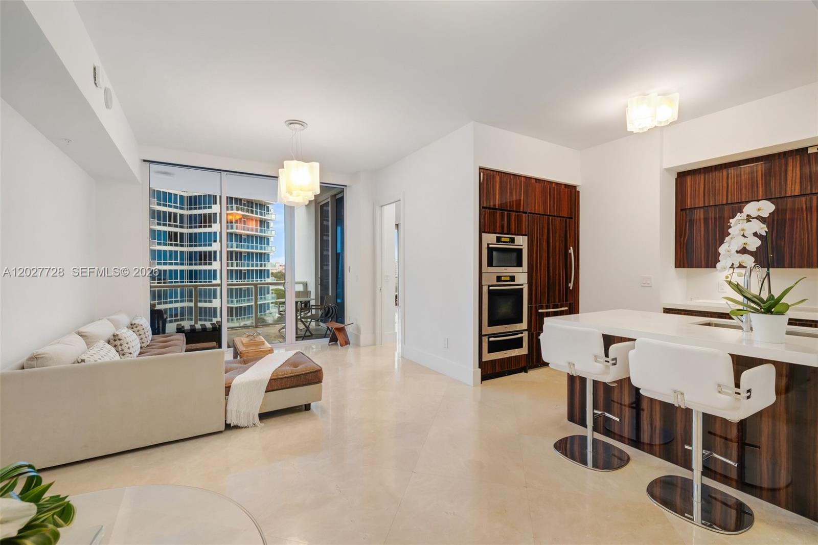 50 S Pointe Dr # 903