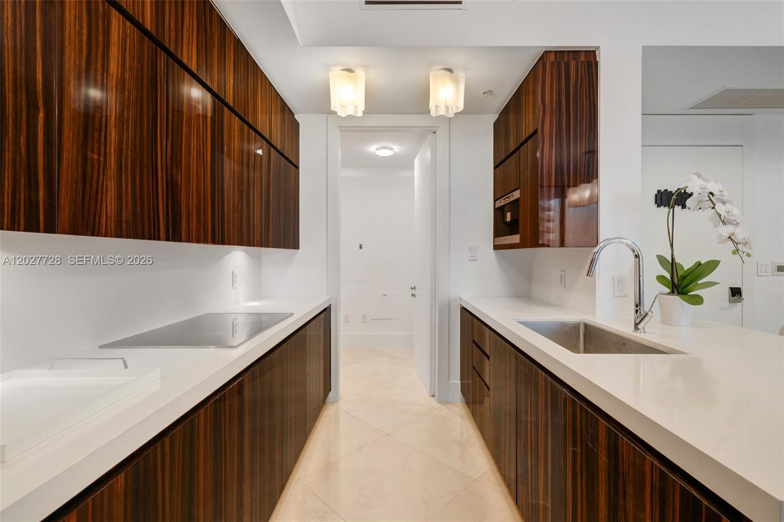 50 S Pointe Dr # 903