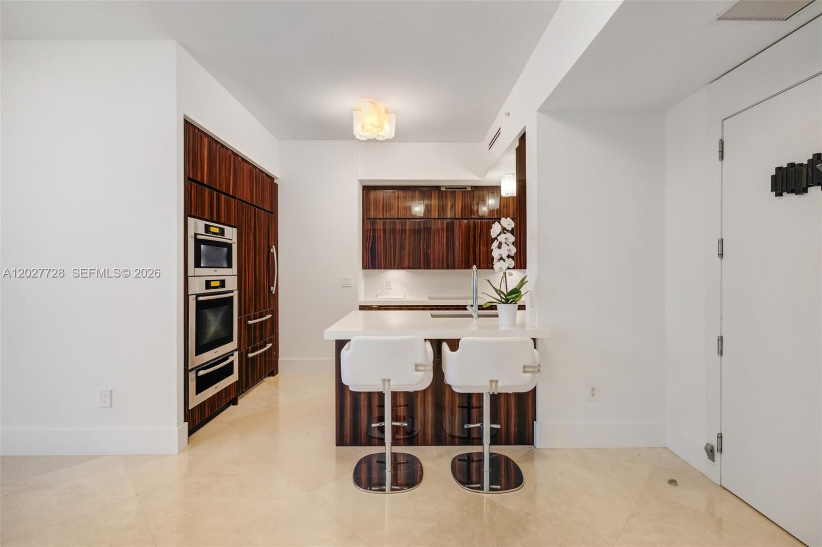 50 S Pointe Dr # 903