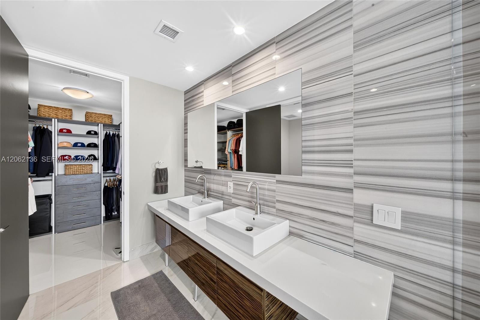 1100 Biscayne Blvd # 5502