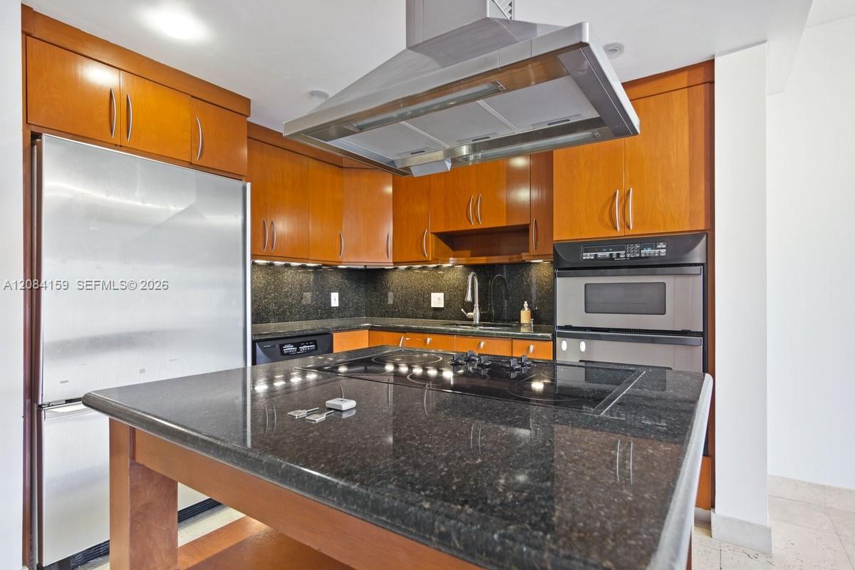 300 Euclid Ave # 209
