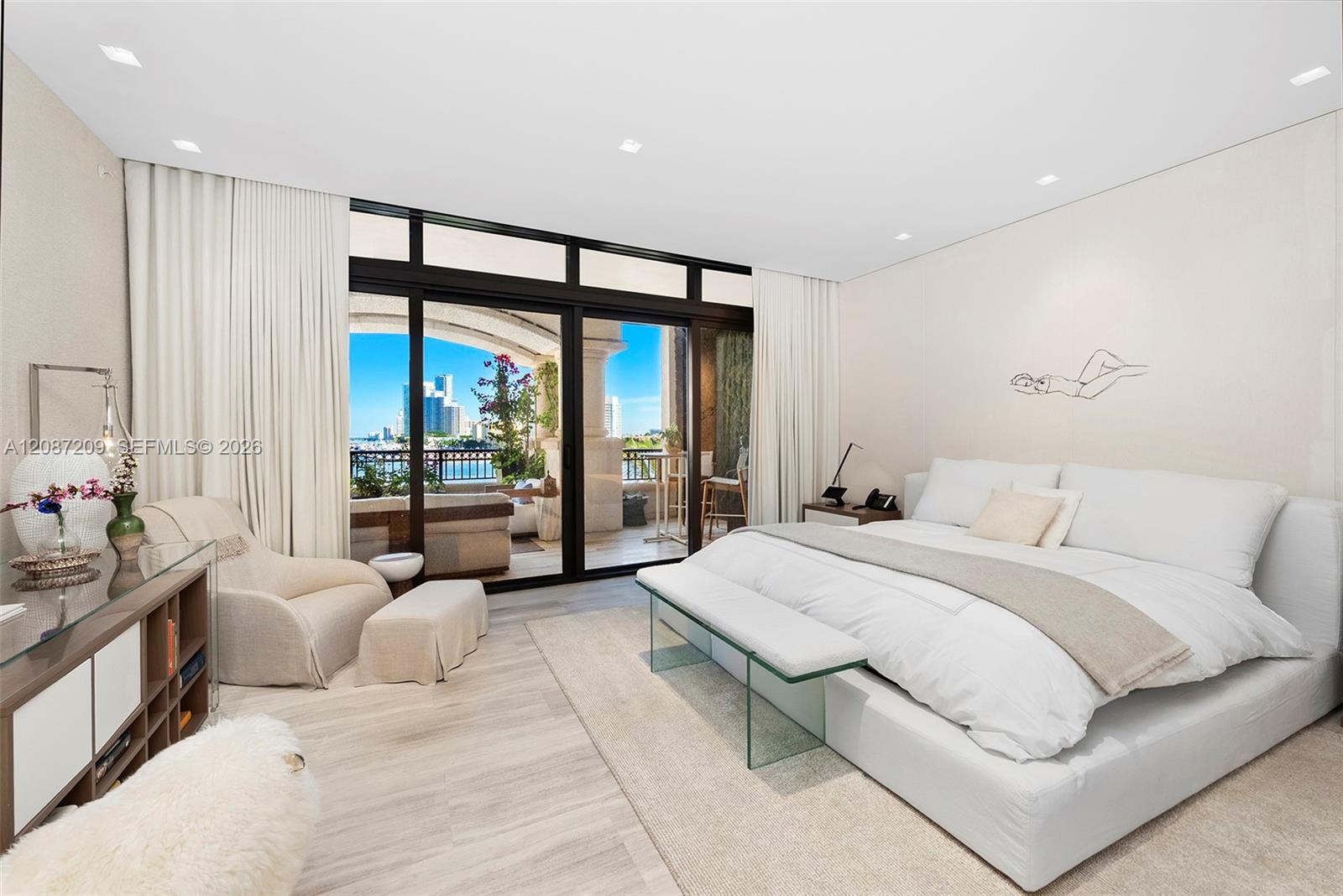 7052 Fisher Island Dr # 7052