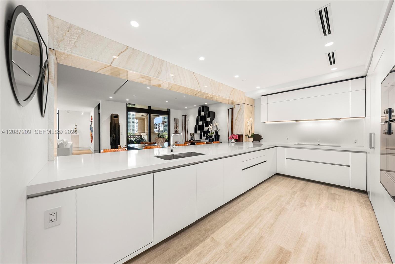 7052 Fisher Island Dr # 7052