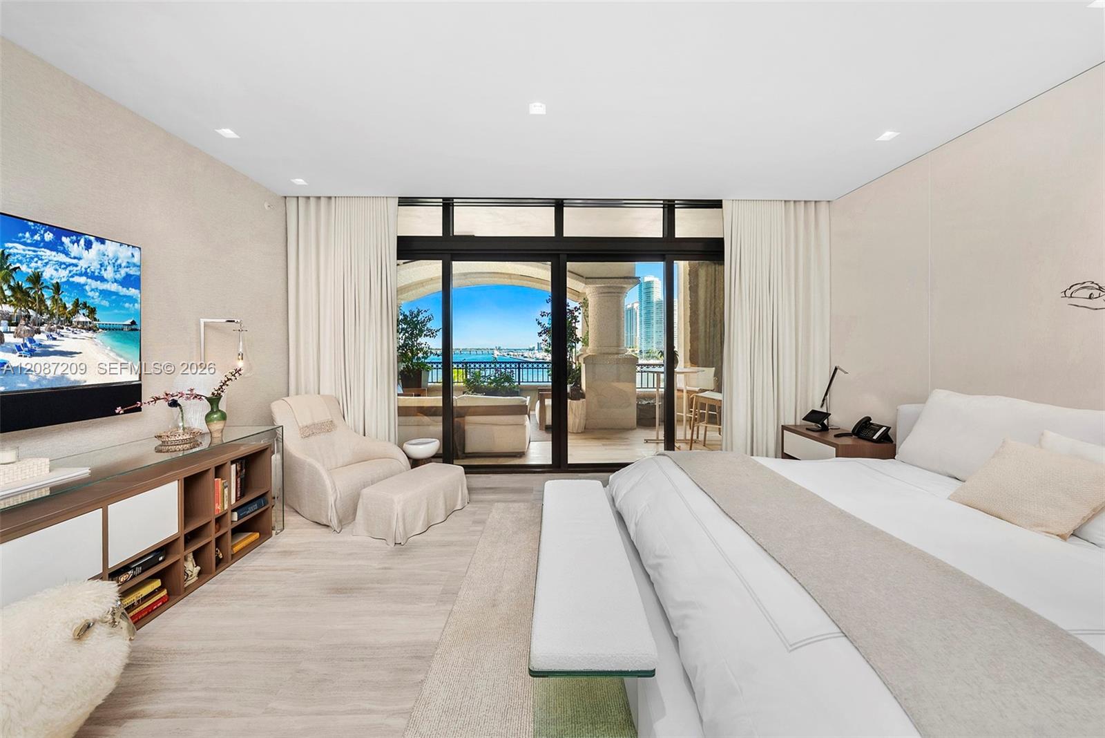 7052 Fisher Island Dr # 7052