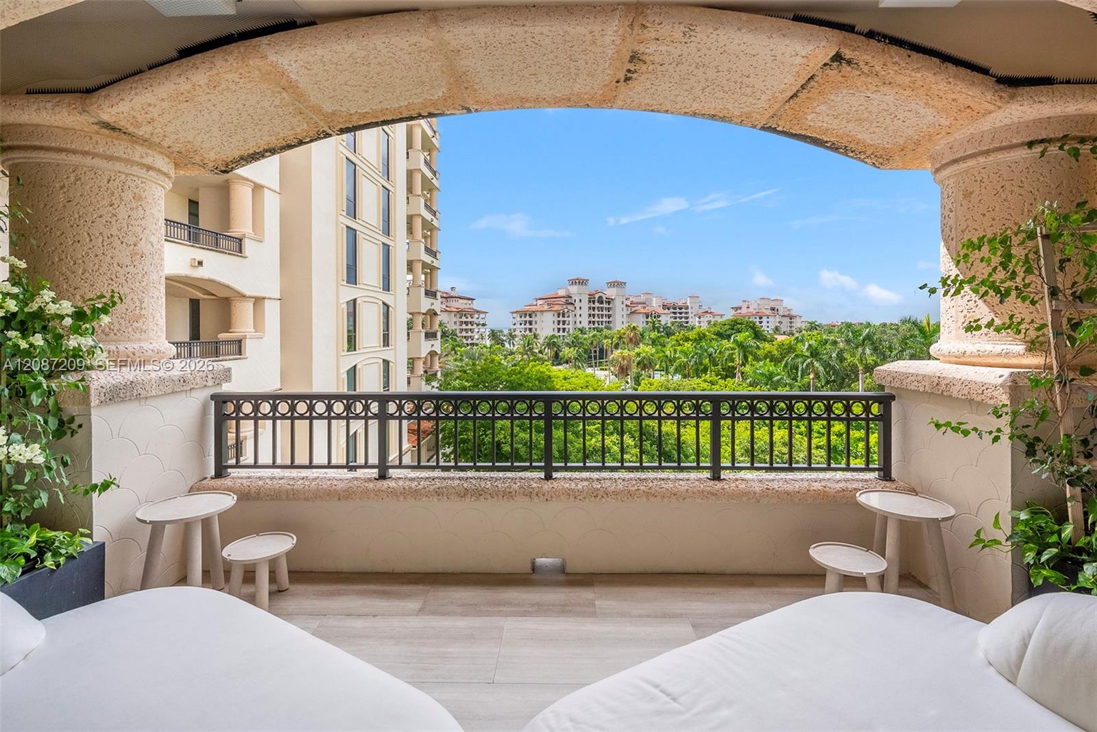 7052 Fisher Island Dr # 7052