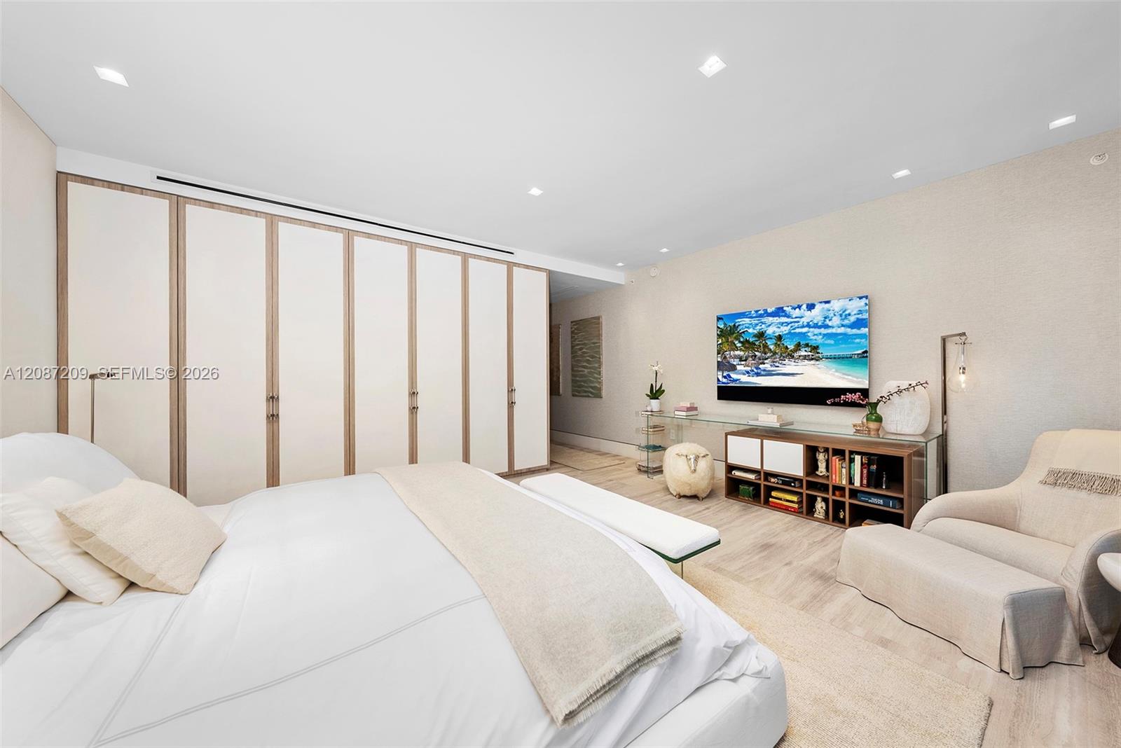 7052 Fisher Island Dr # 7052