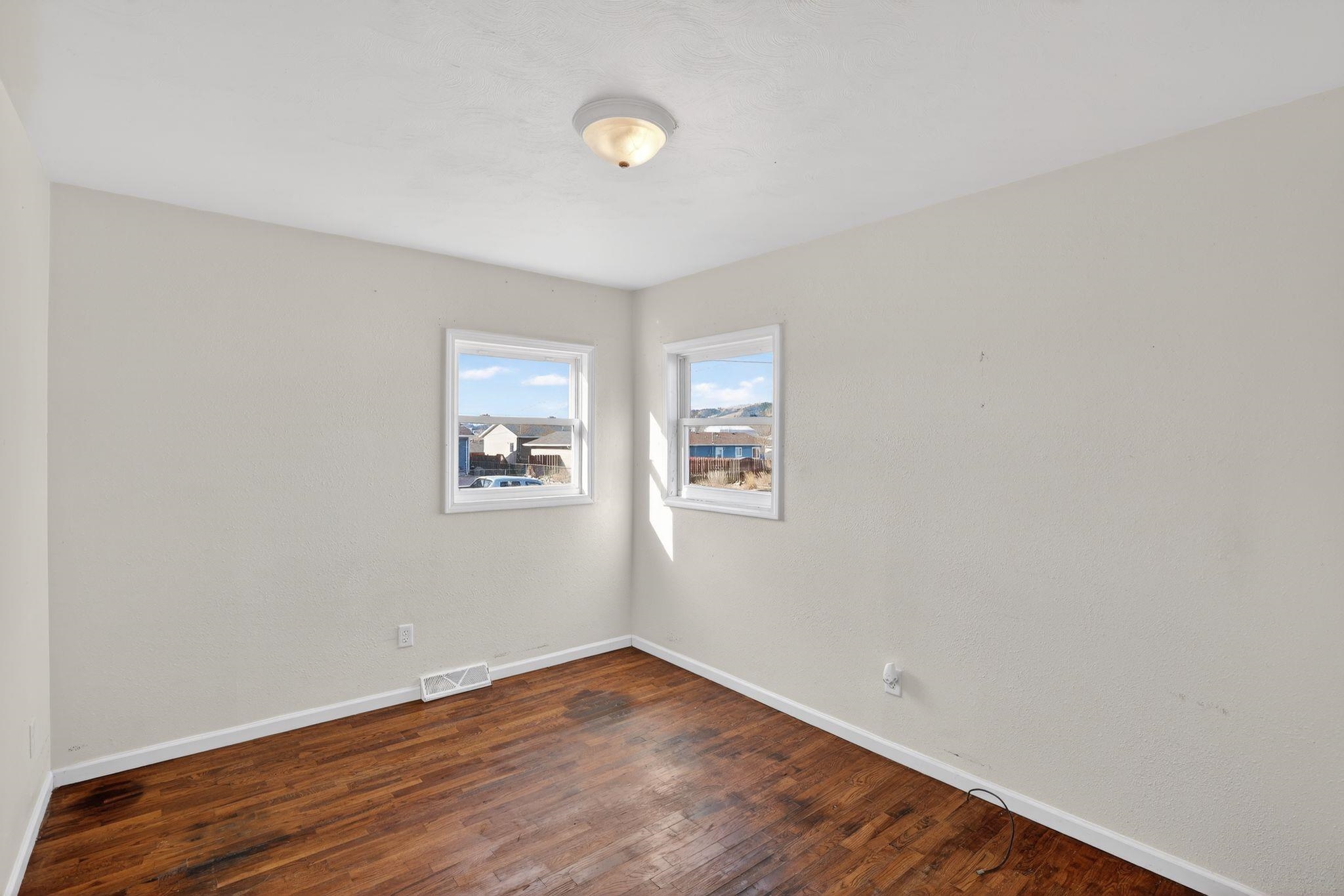 604 Crazy Horse Street