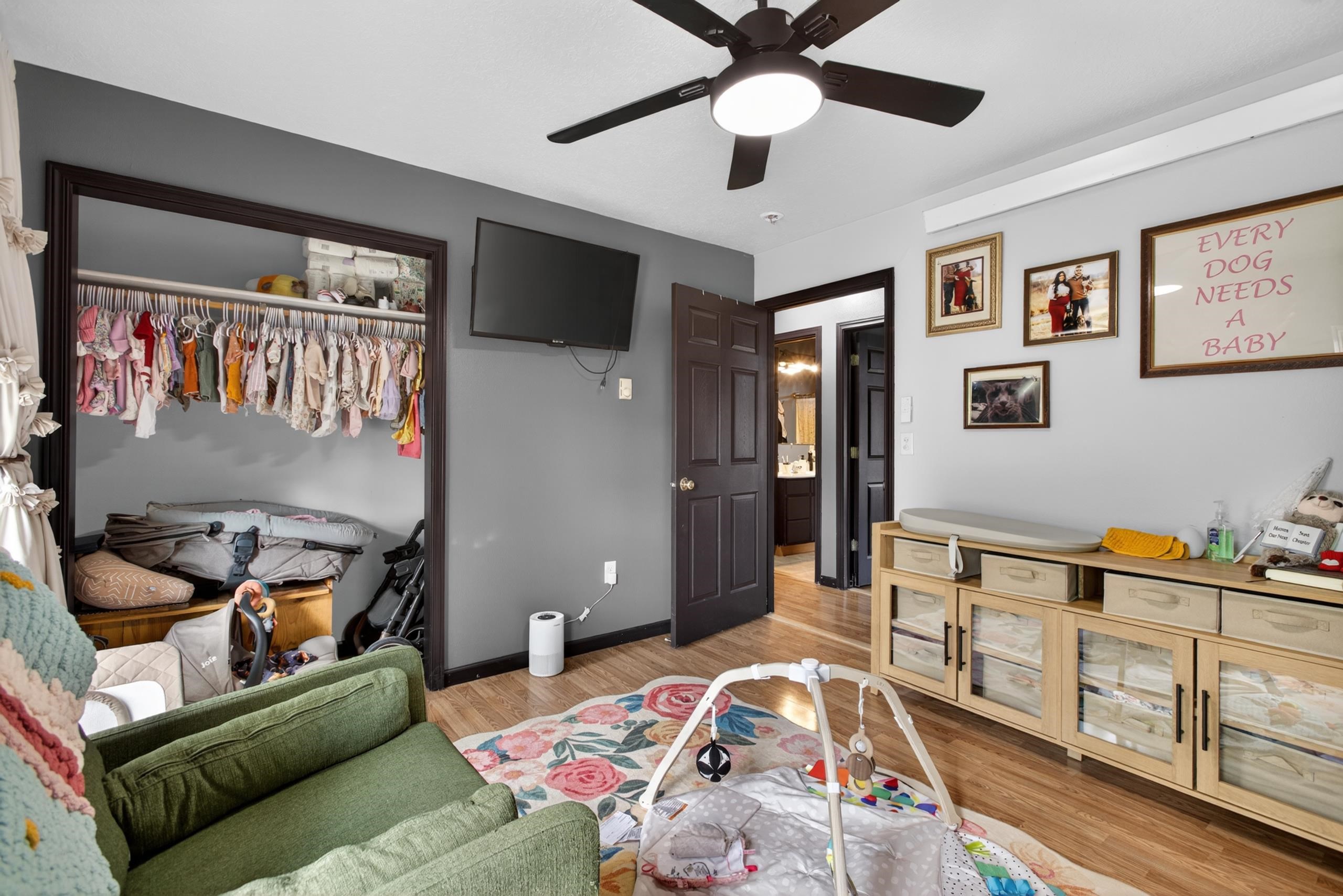 215 7th Avenue