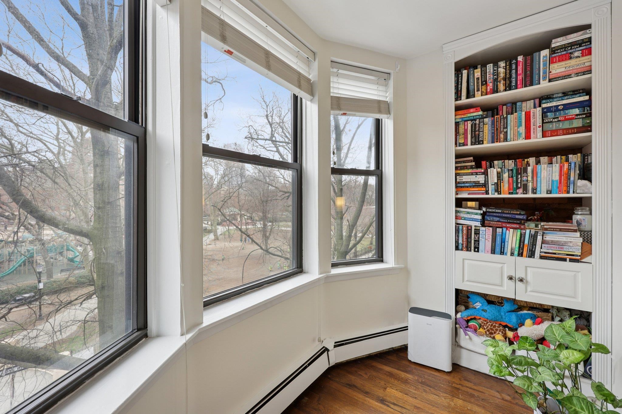48-50 WEST HAMILTON PL Unit: 5