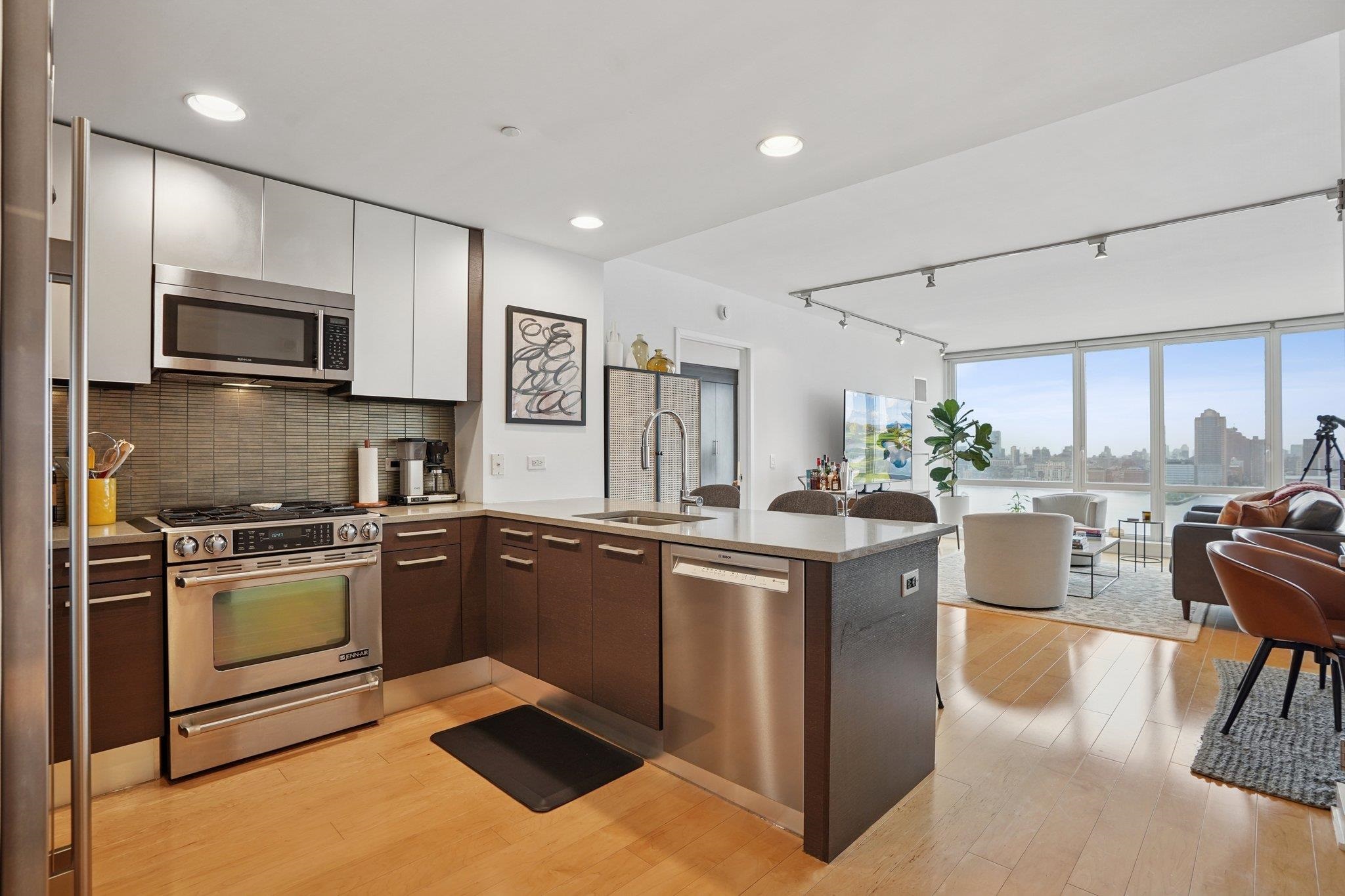 2 2ND ST Unit: 3103
