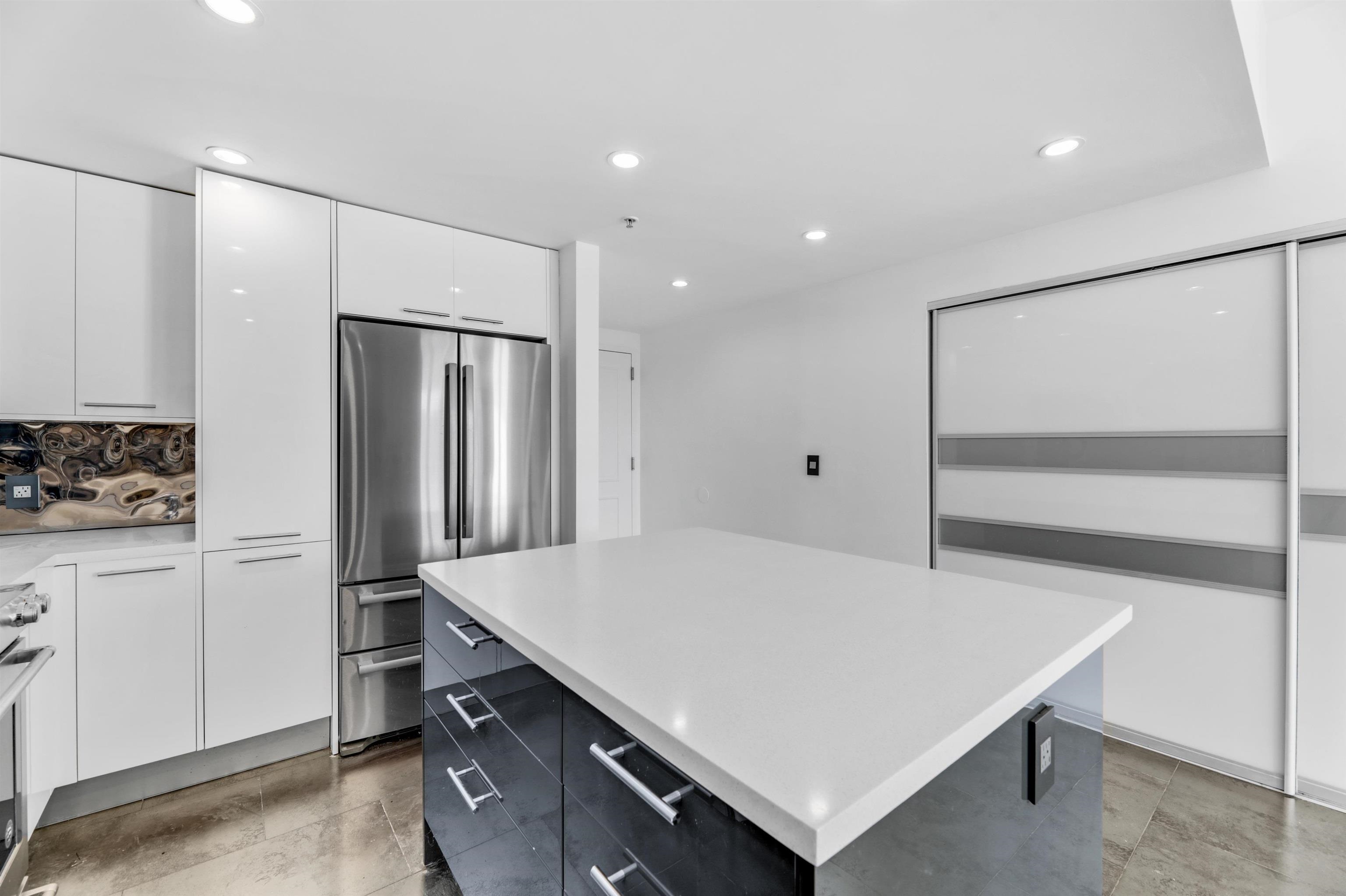 88 MORGAN ST Unit: 1006