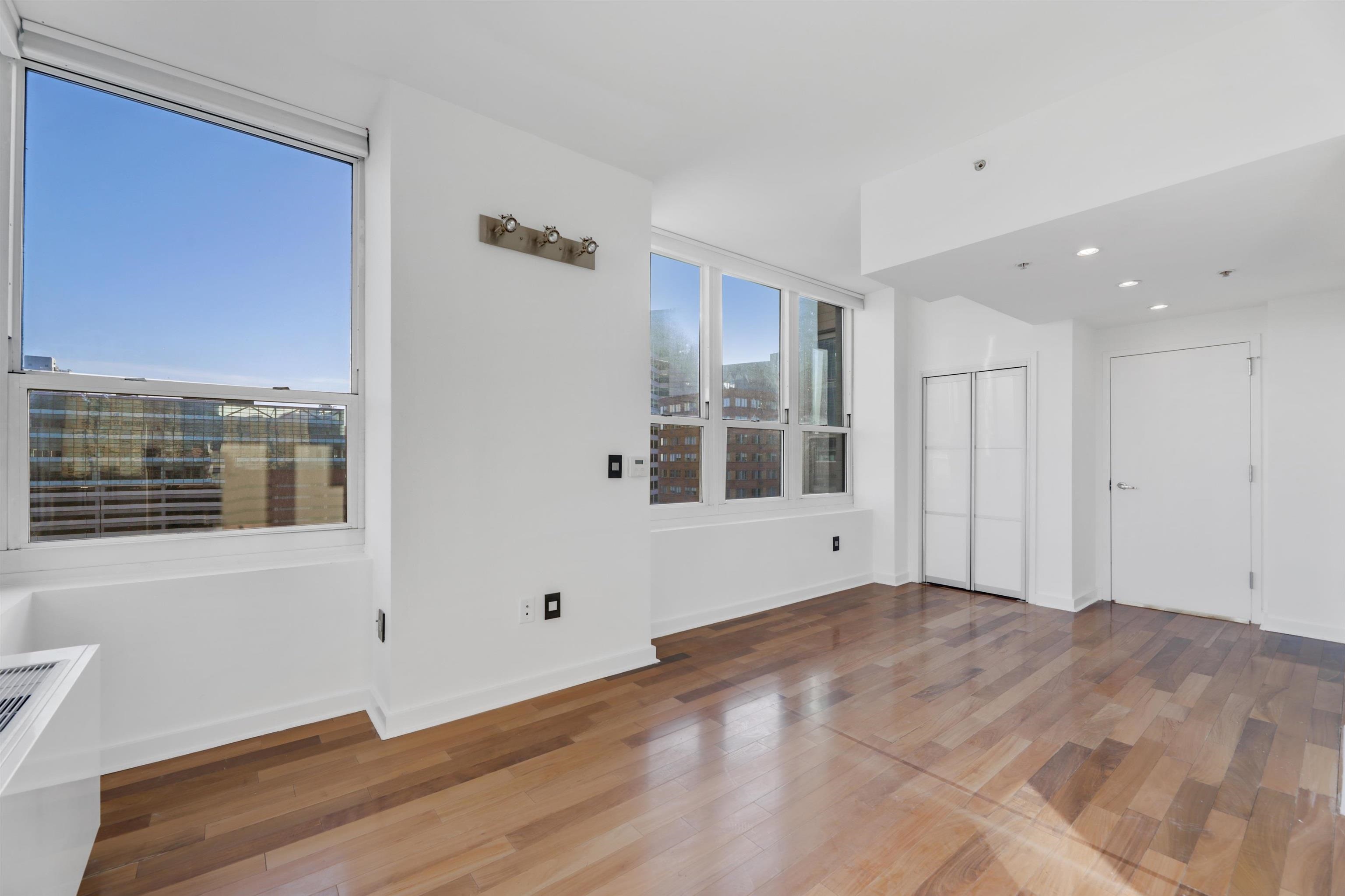 88 MORGAN ST Unit: 1006