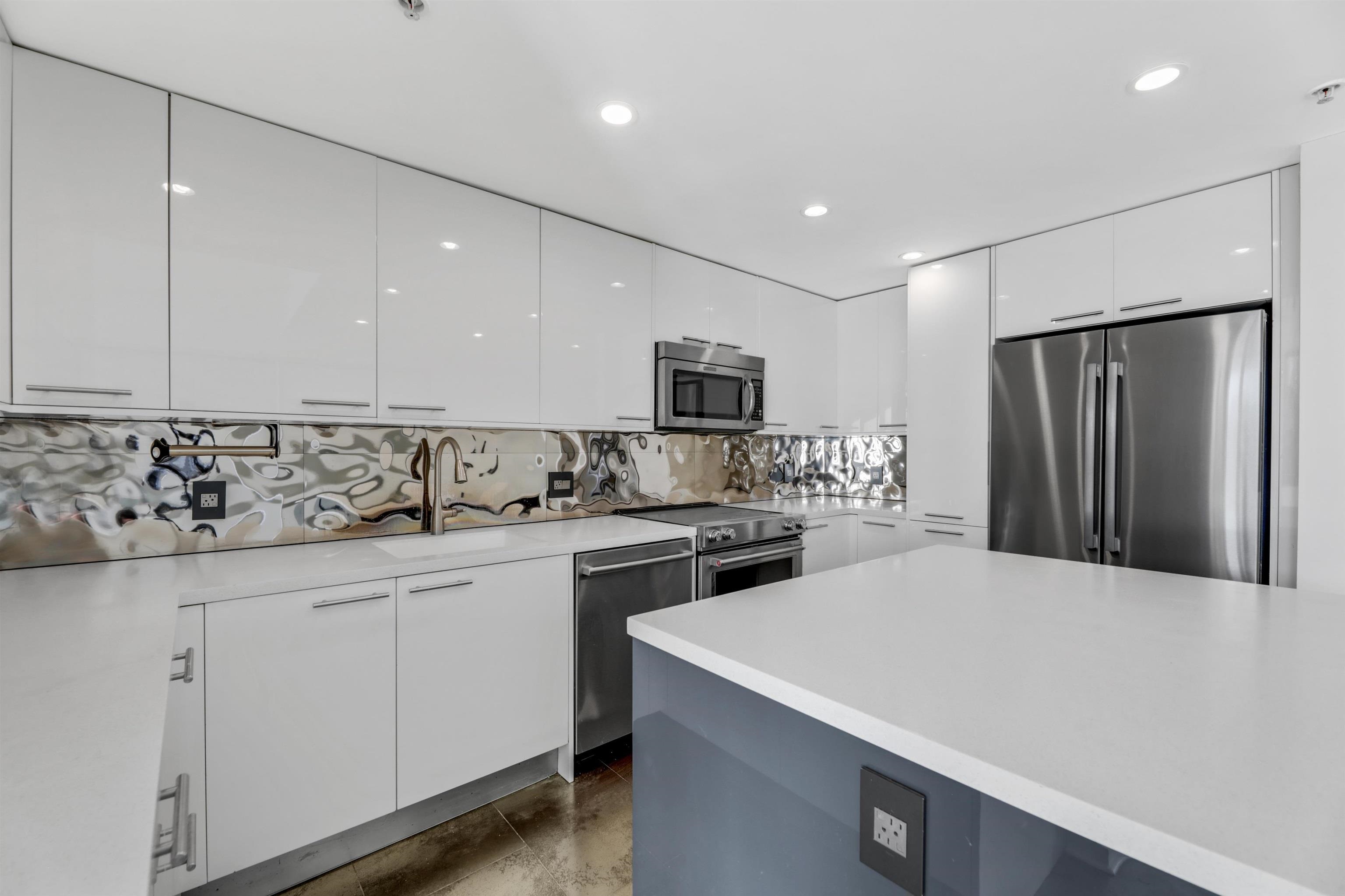 88 MORGAN ST Unit: 1006