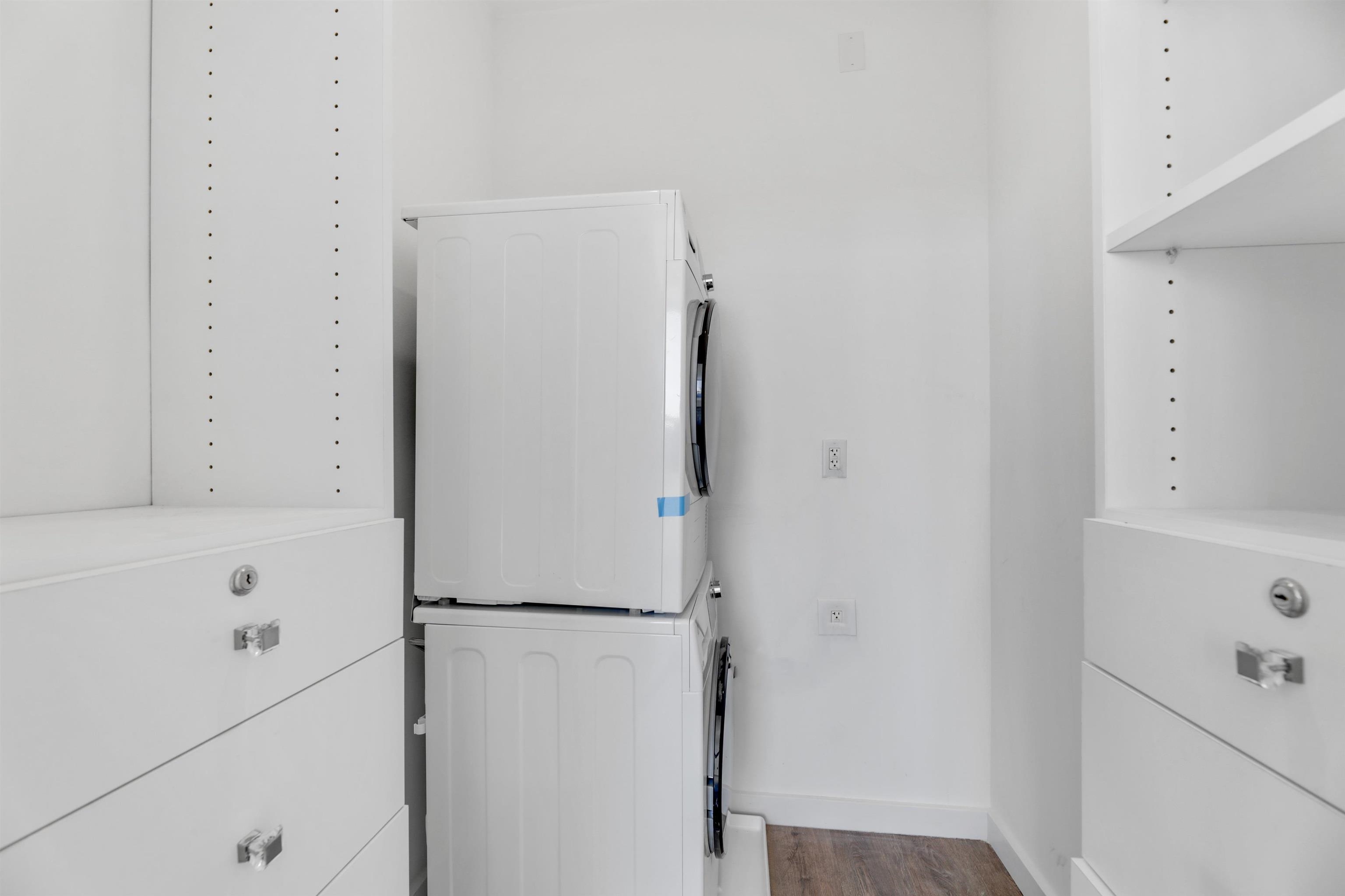 88 MORGAN ST Unit: 1006