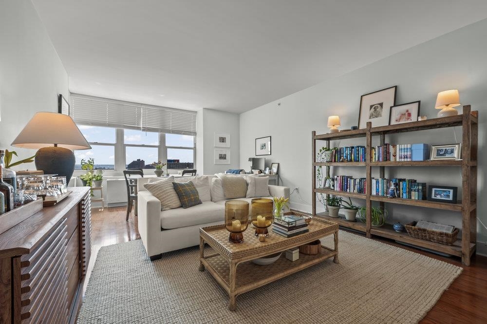 88 MORGAN ST Unit: 2207