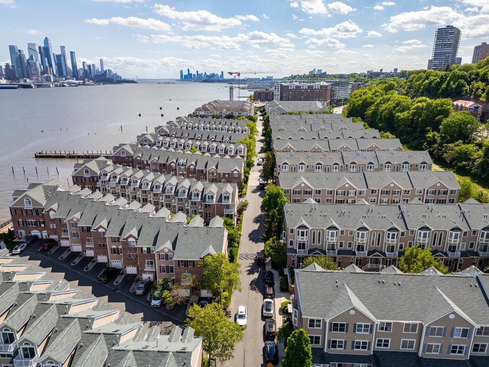 235 PRICE CT