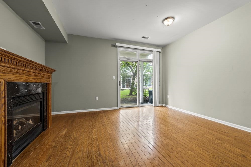 235 PRICE CT