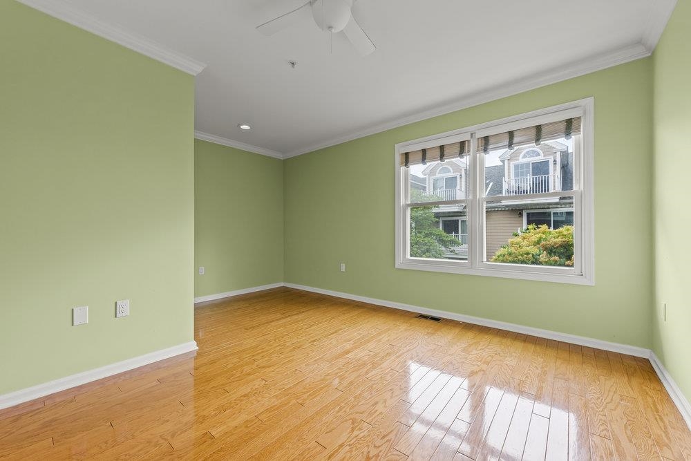 235 PRICE CT