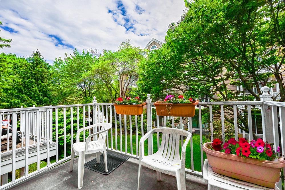 235 PRICE CT