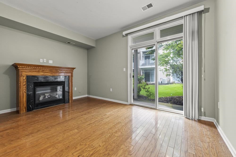 235 PRICE CT