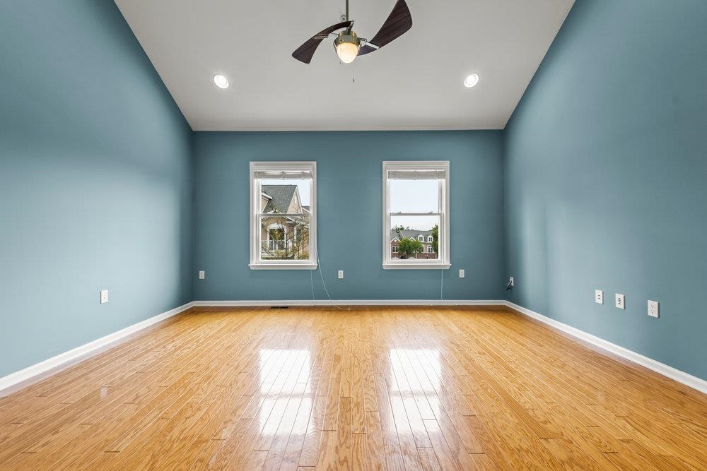 235 PRICE CT
