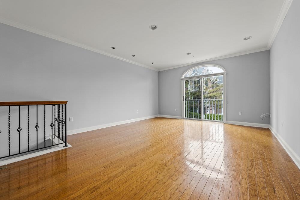 235 PRICE CT