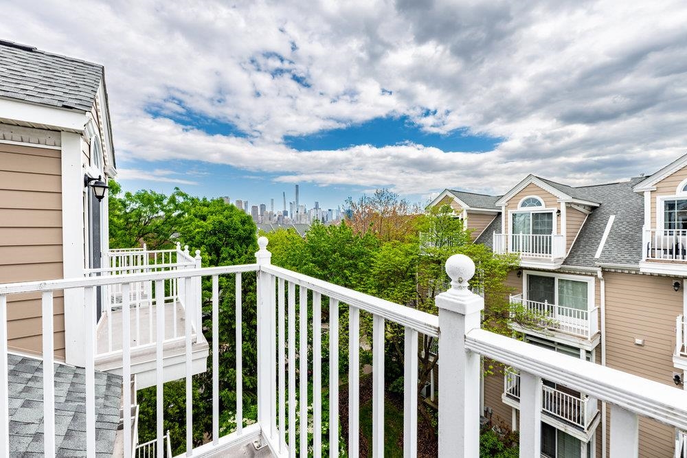 235 PRICE CT