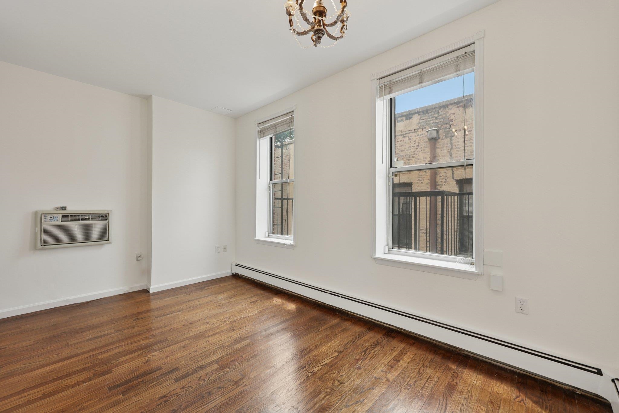 48-50 WEST HAMILTON PL Unit: 5
