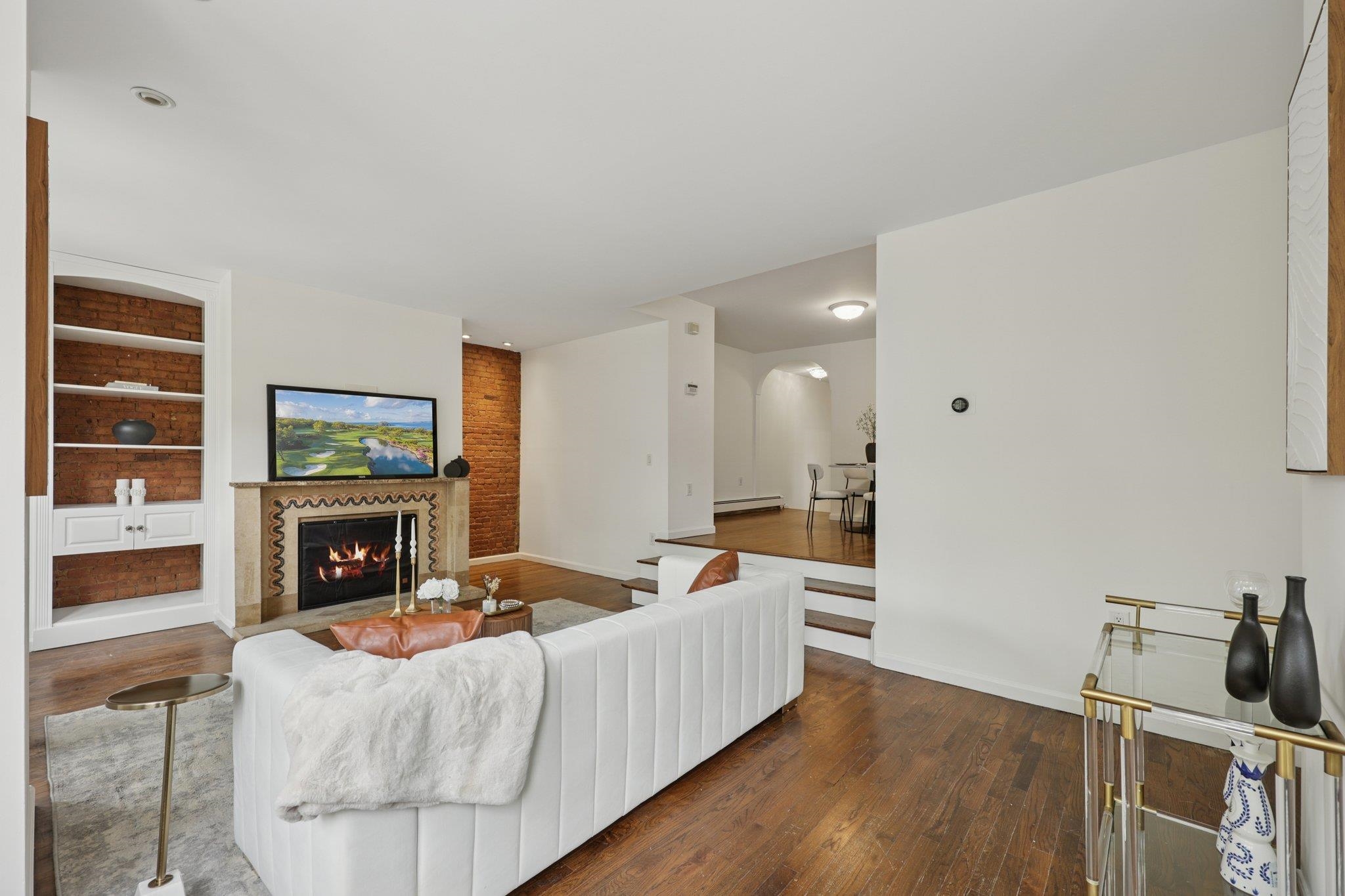 48-50 WEST HAMILTON PL Unit: 5