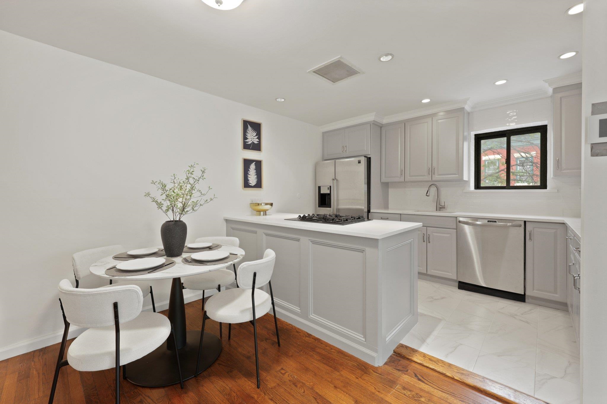 48-50 WEST HAMILTON PL Unit: 5