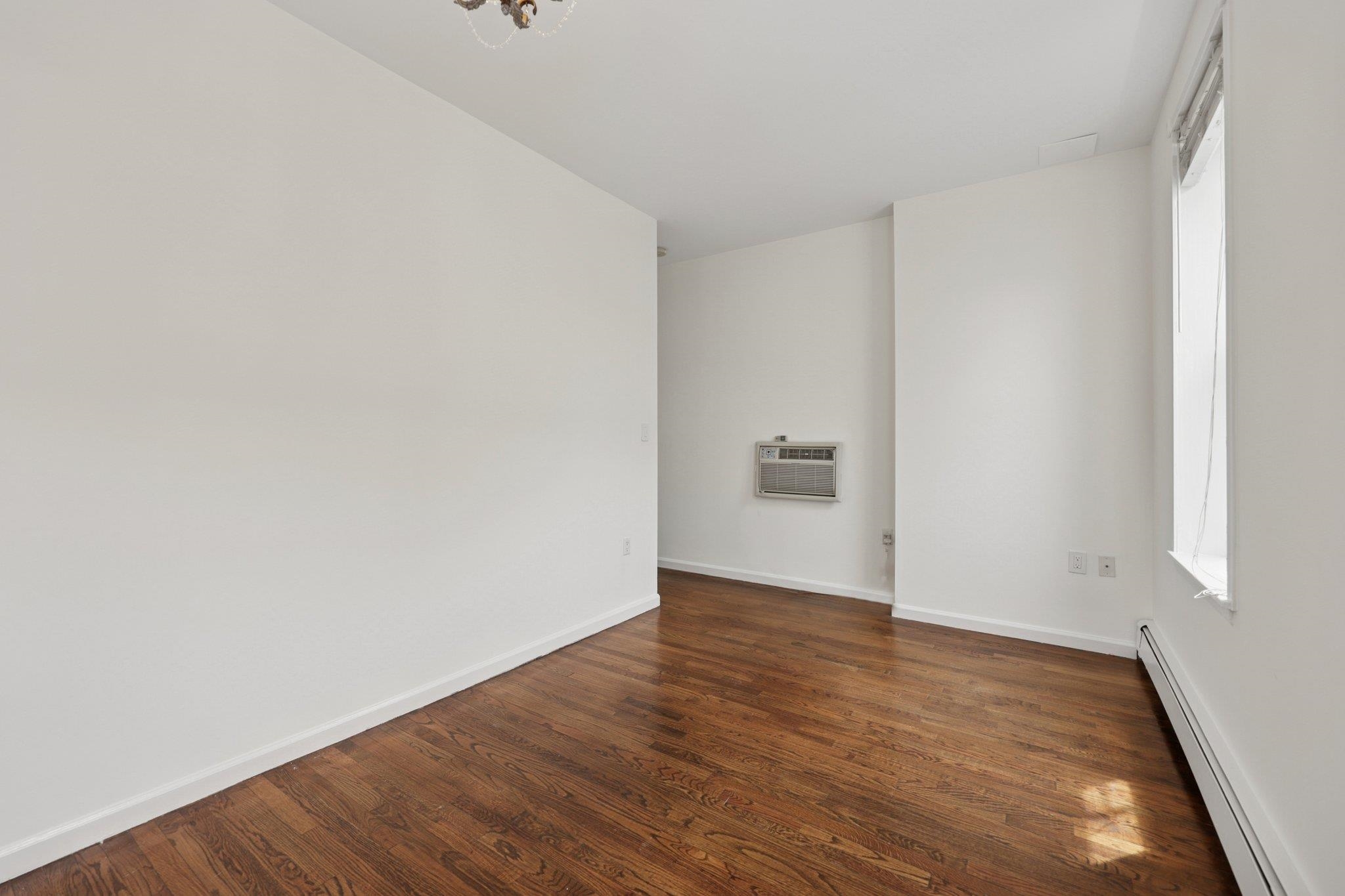 48-50 WEST HAMILTON PL Unit: 5