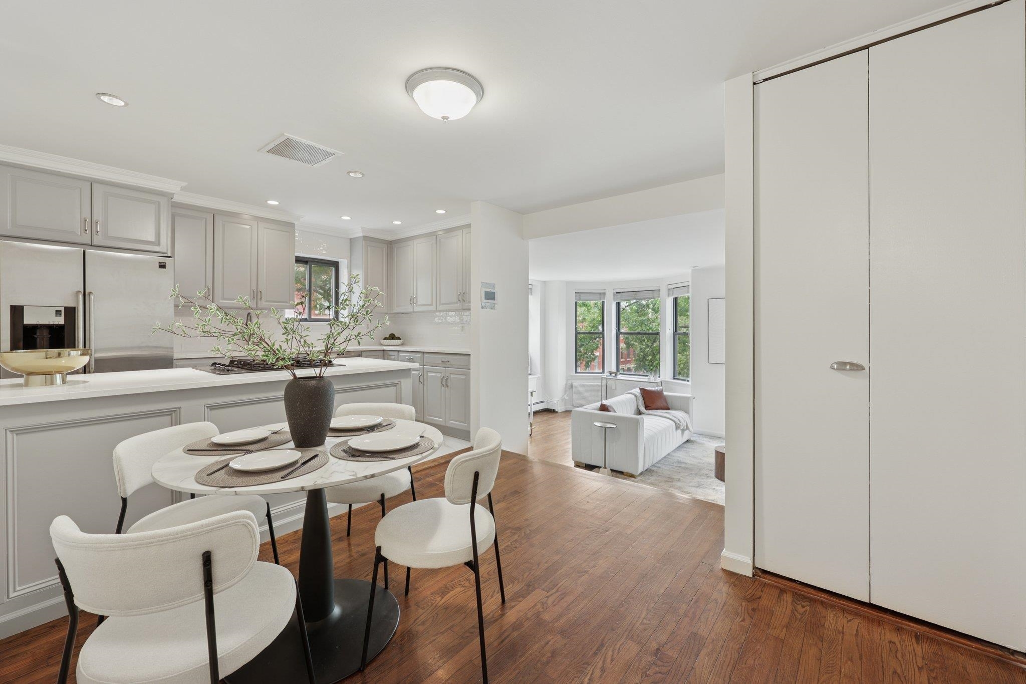 48-50 WEST HAMILTON PL Unit: 5