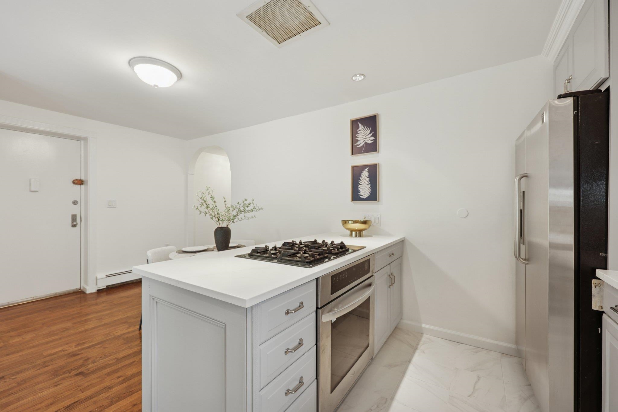 48-50 WEST HAMILTON PL Unit: 5