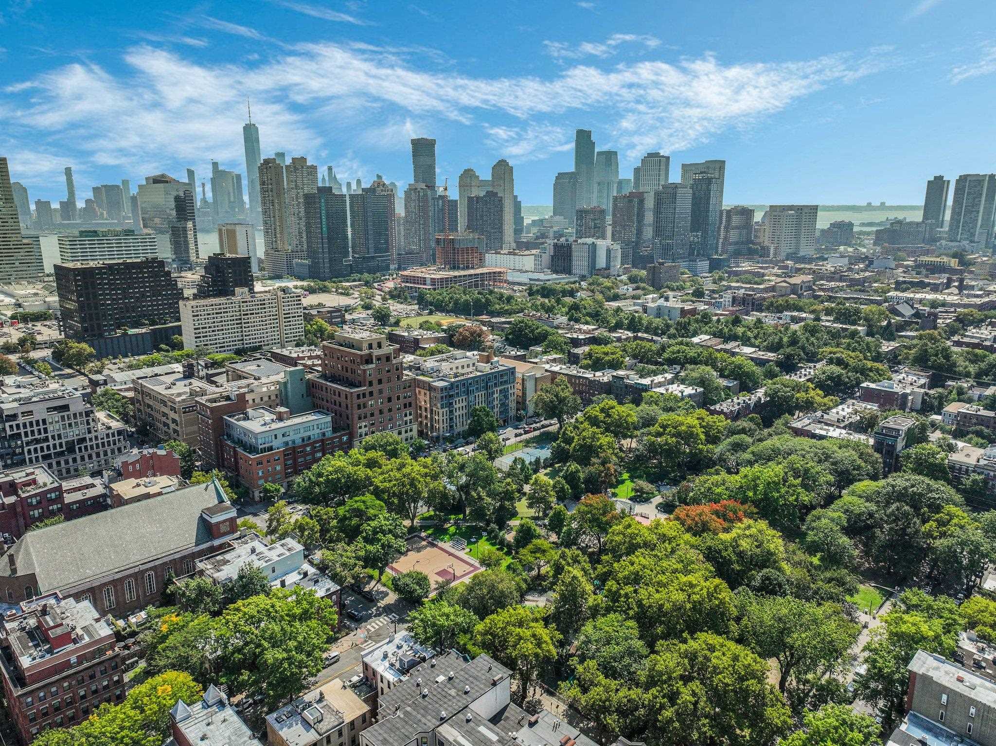 232 PAVONIA AVE Unit: 517