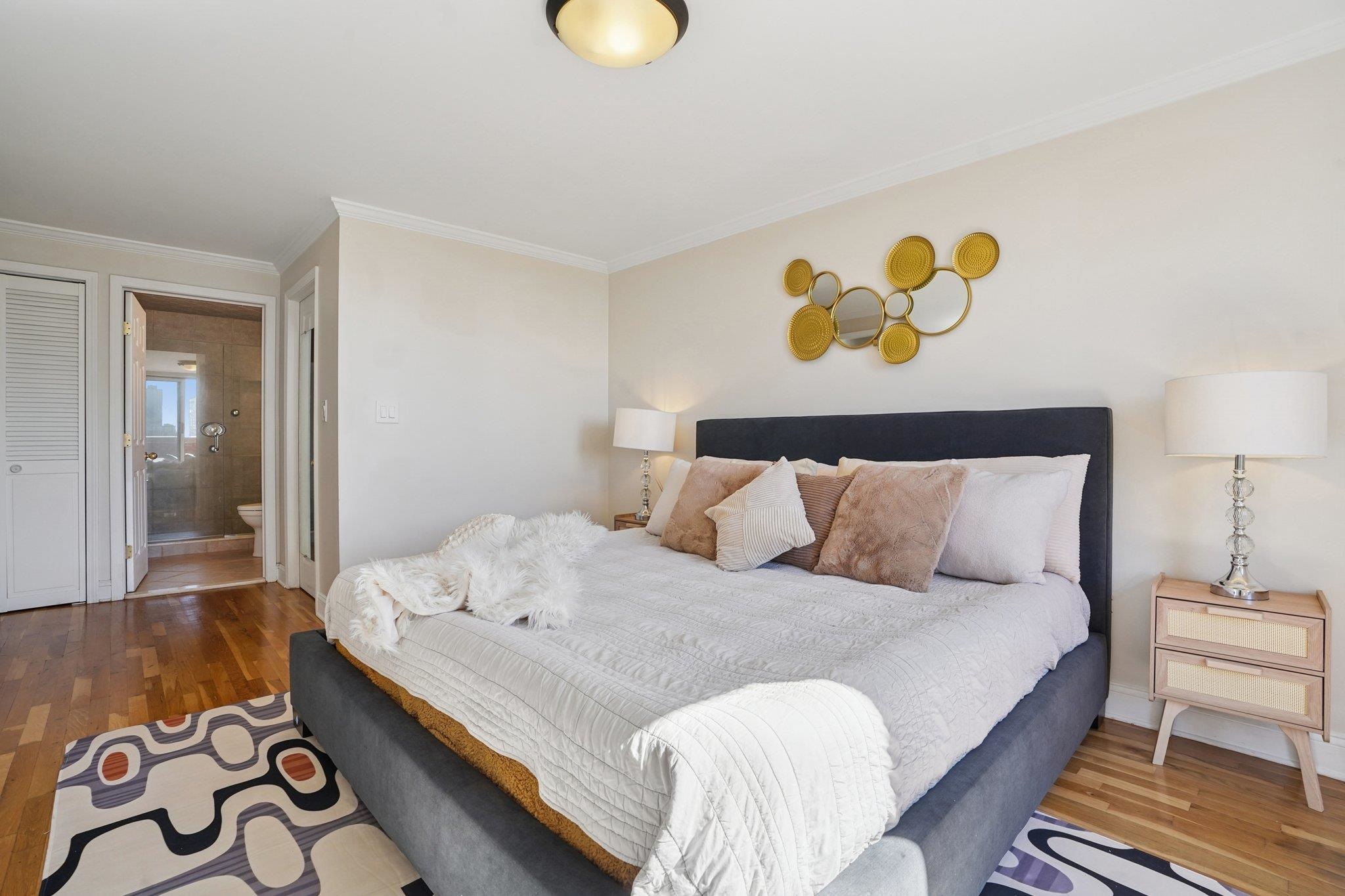 205 10TH ST Unit: 8W